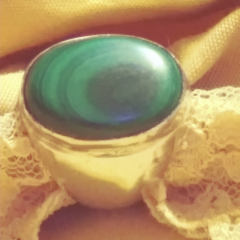 *MALACHITE SILVER RING. SIZE 5